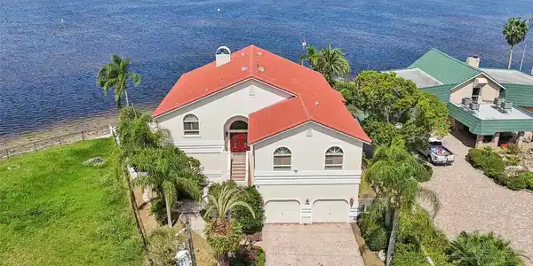 3098 GULF WINDS CIRCLE