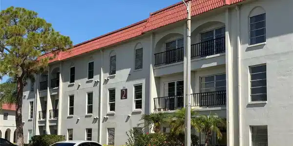 2700 BAYSHORE BOULEVARD