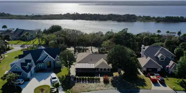 3203 JOHN ANDERSON DRIVE