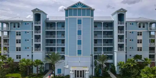 3 RIVERWALK