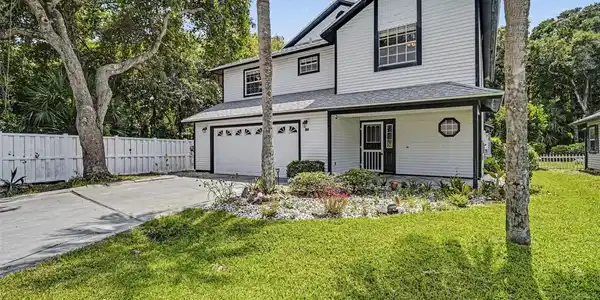34 BRISTOL DRIVE