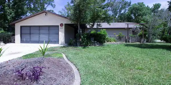 8609 HORIZON LANE