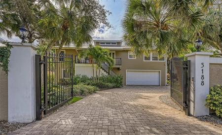 5188 SIESTA WOODS DRIVE