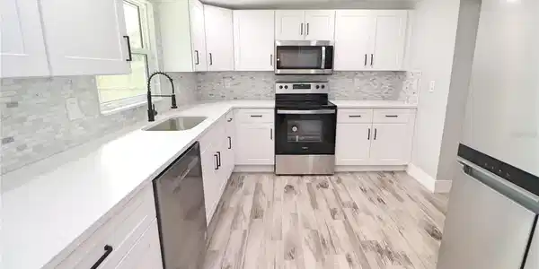 138 W OCEAN AVENUE