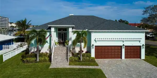380 WINDWARD PASSAGE