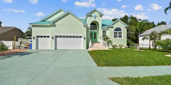 711 EAGLE LANE