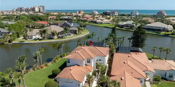 8 LA COSTA WAY