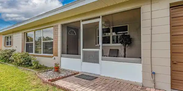 10890 VALENCIA TERRACE