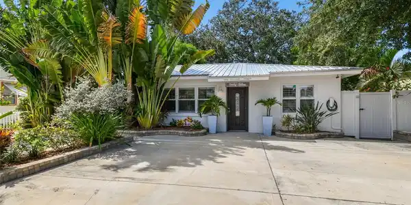 1906 2ND STREET