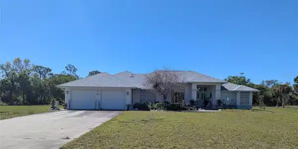 925 CRESTWOOD ROAD