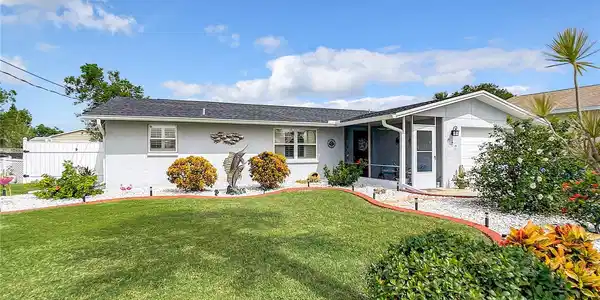 608 ROBERTS BAY DRIVE