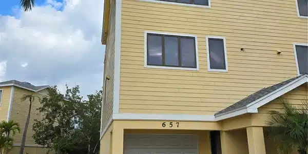 657 CEDARS COURT