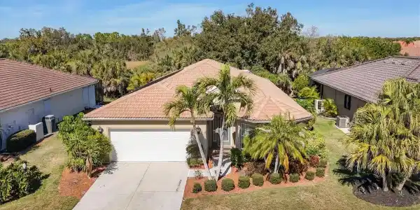 407 PINEWOOD LAKE DRIVE