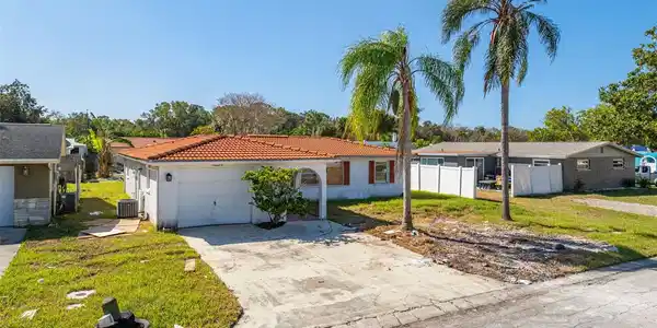 4624 COMPASS COURT