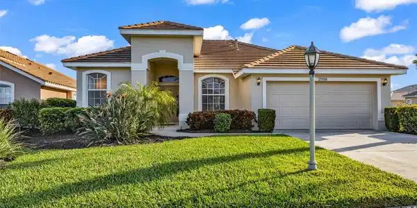 2998 ROYAL PALM DR
