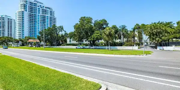3325 BAYSHORE BOULEVARD