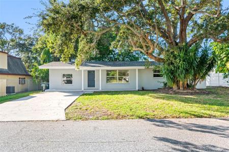 134 TROPIC BOULEVARD W