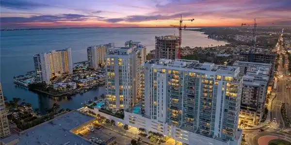 301 QUAY COMMONS
