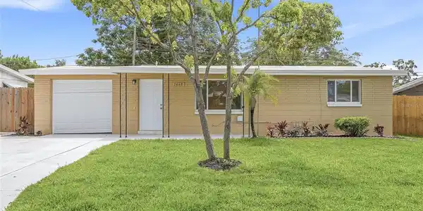 2048 HESS DRIVE