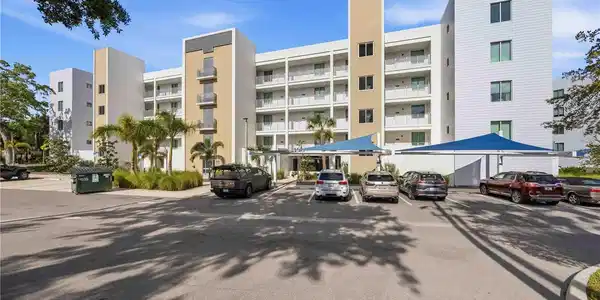 1703 N TAMIAMI TRAIL