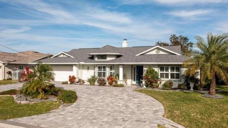 10 CLAYMONT COURT N