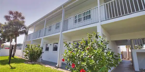 902 GIBBS ROAD