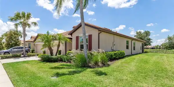 5452 SUNSET FALLS