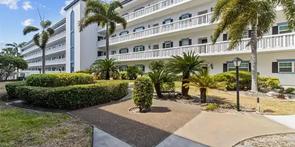131 BLUFF VIEW DRIVE