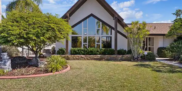 5410 WESTSHORE DRIVE