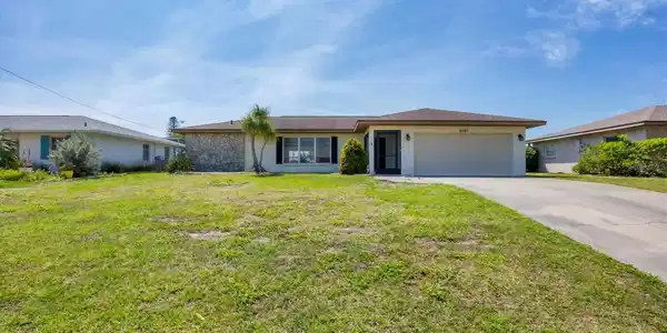2080 CAMBRIDGE DRIVE