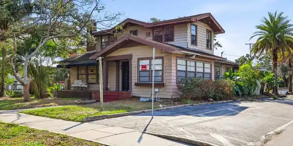 1401 S DESOTO AVENUE