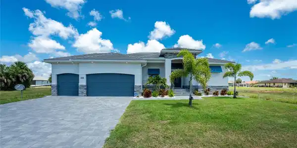 255 ROTONDA BOULEVARD S