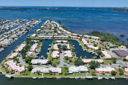 9538 AZURE COVE