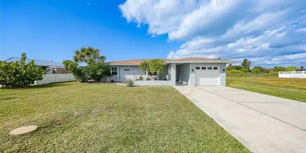 46 OAKLAND HILLS COURT