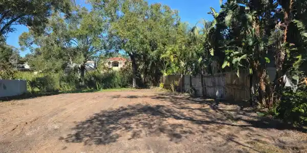 3209 W BAY VISTA AVENUE