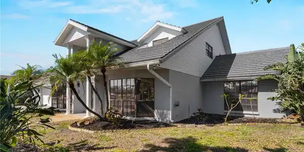318 OAKWOOD CIRCLE