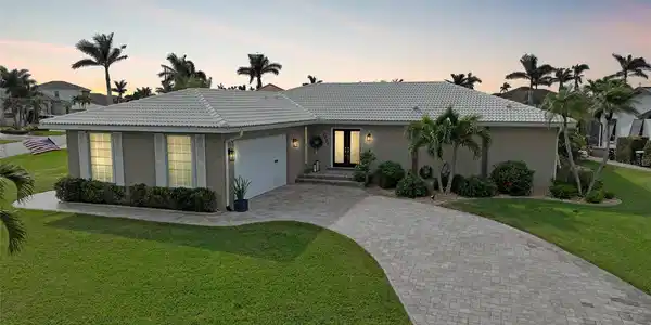 2701 BAY COURT