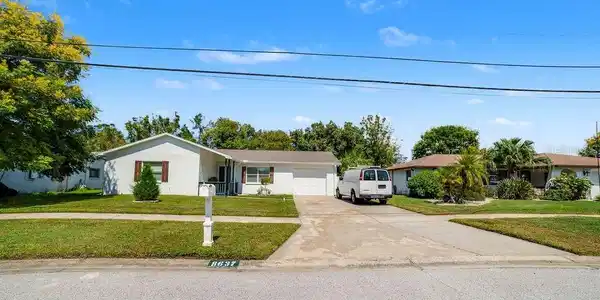 8637 SUMMER DRIVE