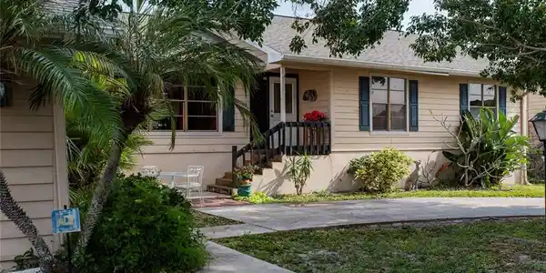 409 HILLCREST