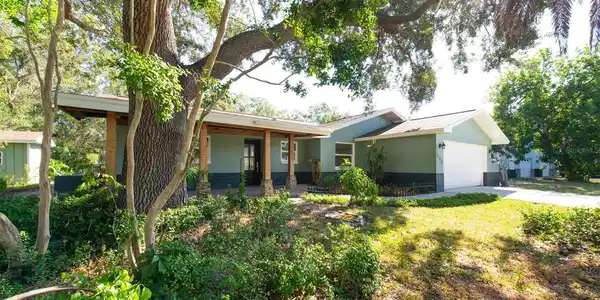 513 OAKWOOD BOULEVARD