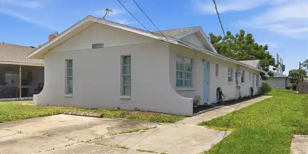 1805 MARBETH STREET