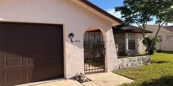 8516 INWOOD DRIVE