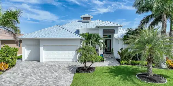 1220 SEA BREEZE COURT