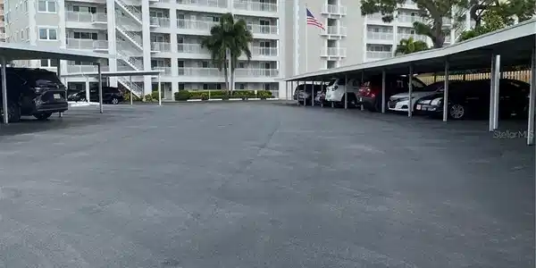 500 THE ESPLANADE N