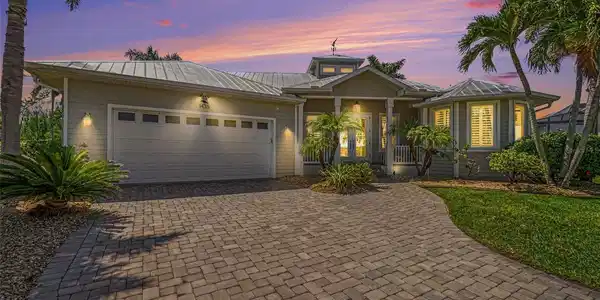 1435 RAVEN COURT