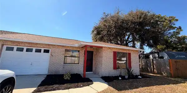 502 SANDPIPER COURT
