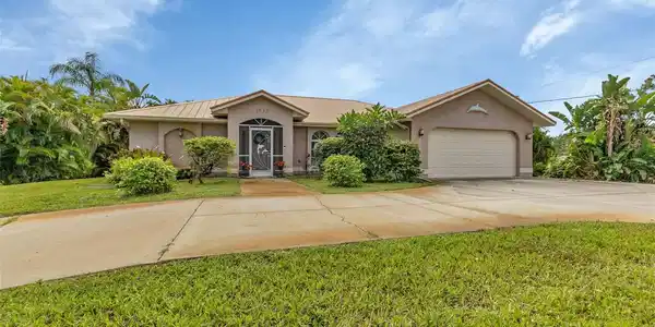 1535 MANOR ROAD