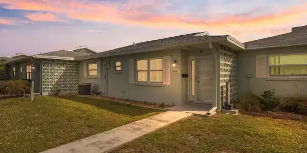 1018 BEACH MANOR CIRCLE