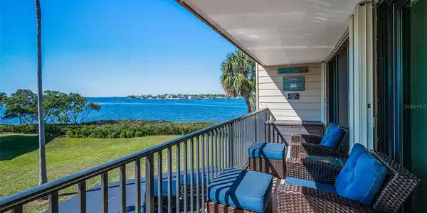 2700 BAYSHORE BOULEVARD