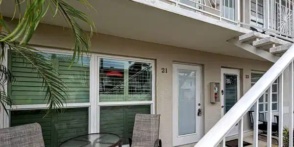 521 W VENICE AVENUE